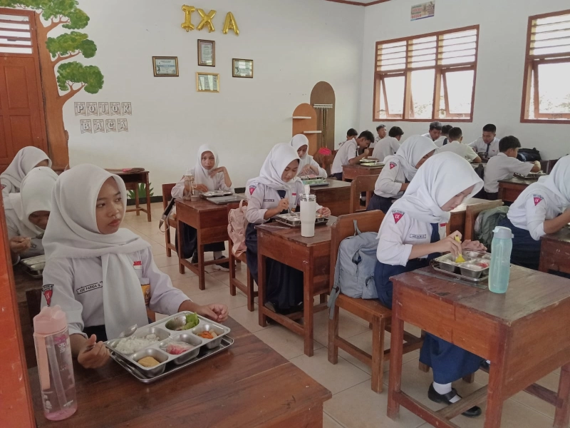 MBG SMPN 6 Sudimoro